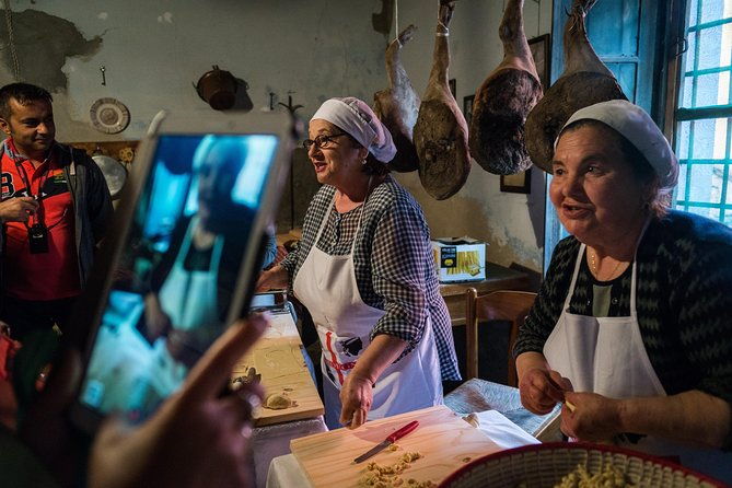 full-day-small-group-the-family-experience-lifestyle-and-local-traditions