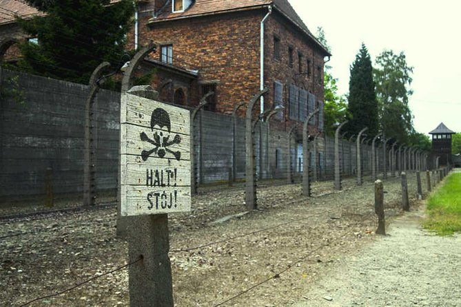 full-day-tour-of-auschwitz-and-wieliczka-salt-mine-from-krakow
