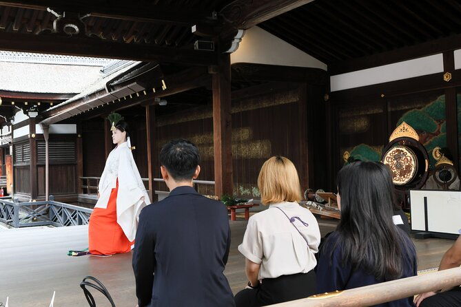 fushimi-inari-taishas-prayer-and-kagura-experience
