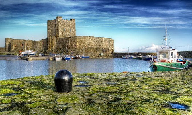 giants-causeway-rope-bridge-carrickfergus-castle-and-dark-hedges-tour