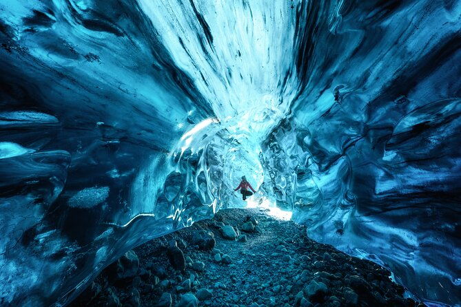 glacier-and-ice-cave-private-photoshoot-15-shot-photo-package