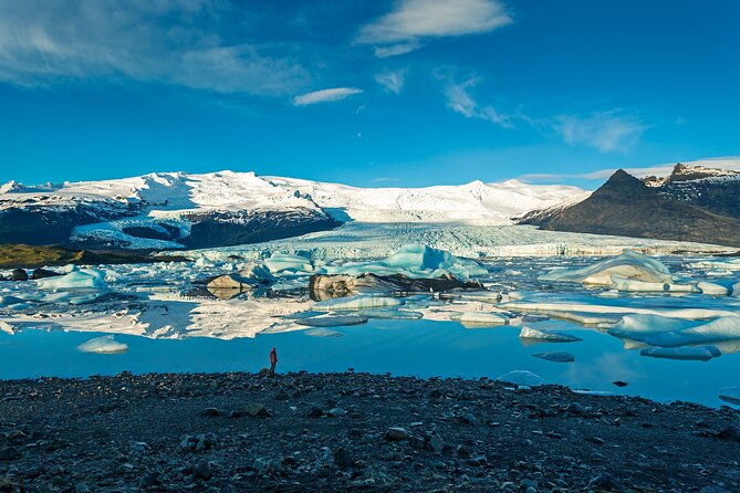 glacier-lagoon-and-diamond-beach-guided-day-trip-from-reykjavik