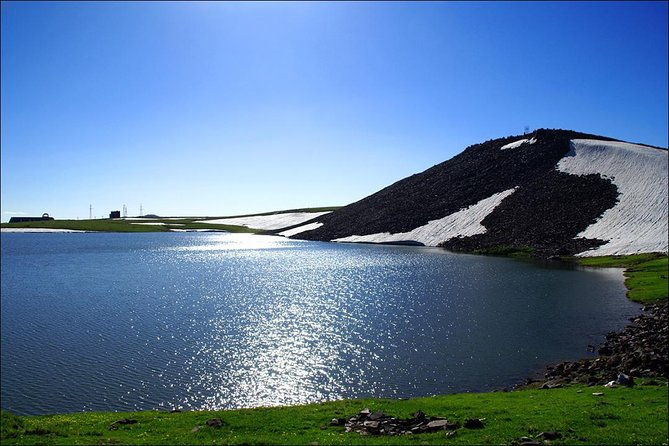 group-tour-amberd-aragats-lake-kari-saghmosavank-alphabet