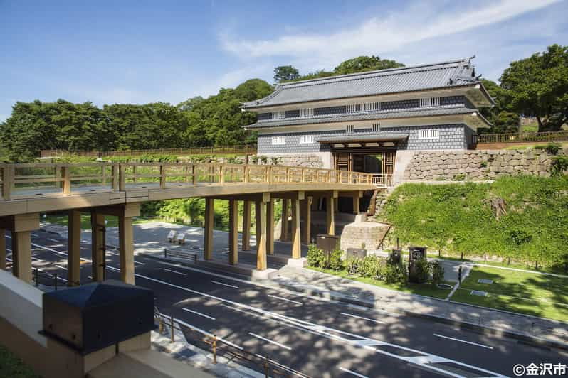 guided-e-bike-and-walking-tour-of-kanazawa-main-kenrokuen