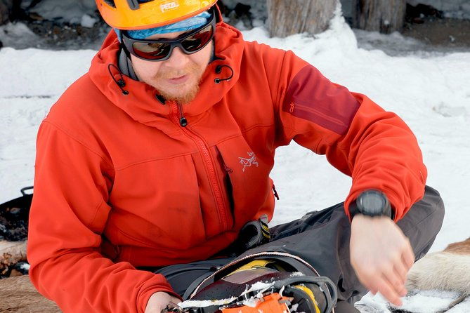 guided-ice-climbing-activity-in-pyha