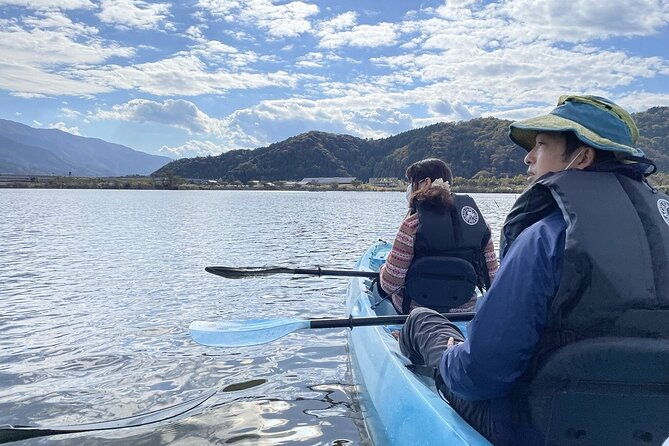 guided-kayak-tour-unveiling-the-history-of-the-lake-suigetsuko