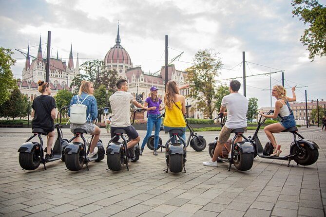 guided-tours-in-budapest-on-luna-e-scooter
