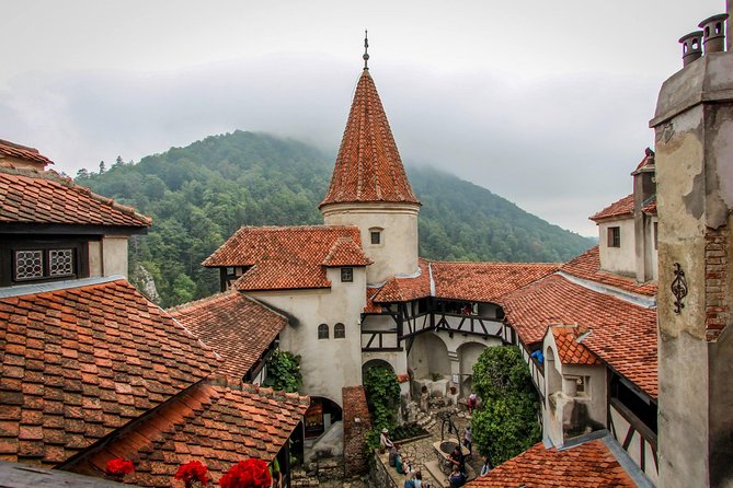 guided-visit-in-spanish-to-the-castle-of-dracula-in-bran-native-spanish-guide