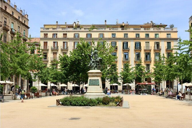 guided-walking-tour-in-girona