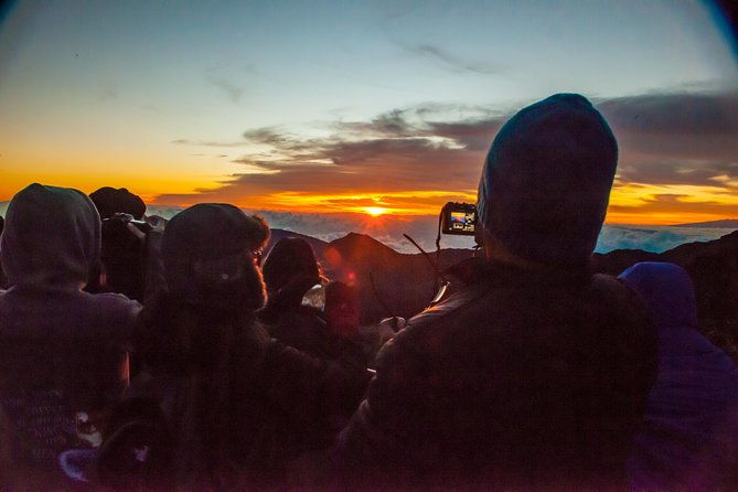 haleakala-sunrise-spectacular-legendary-views-local-breakfast