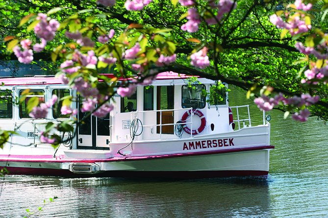hamburg-hop-on-hop-off-tour-harbor-and-lake-alster-cruise