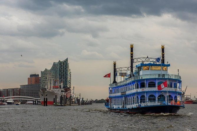 harbor-cruise-on-the-beautiful-elbe
