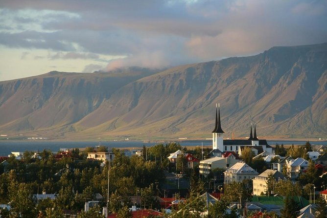 helicopter-tour-reykjavik-city-with-landing-at-mount-esja