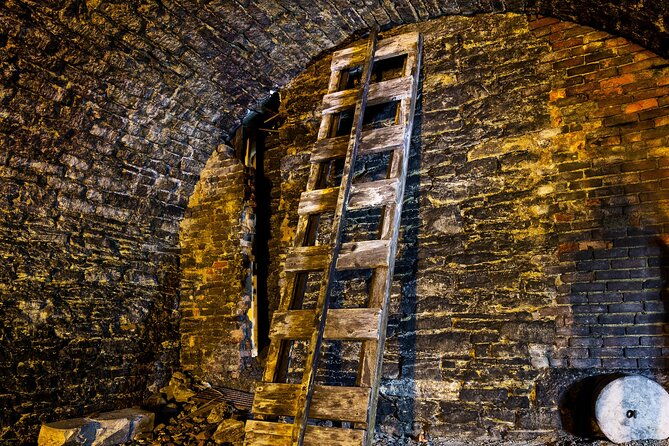 hidden-brewery-caverns-tour-in-cincinnati-with-beer-tasting