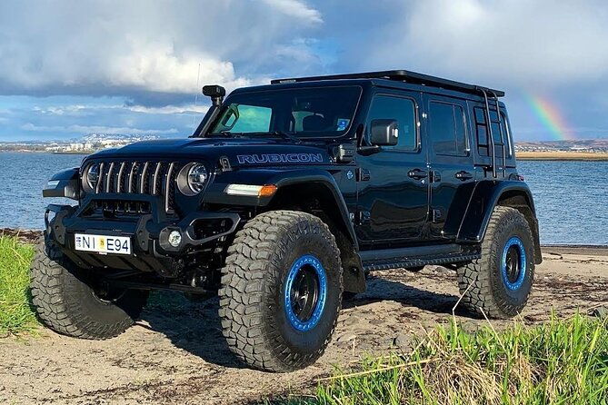 highlights-of-iceland-private-guided-super-jeep-tour