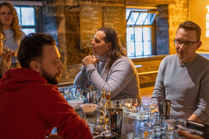 holyrood-distillery-gin-tasting-and-cocktail-making-experience