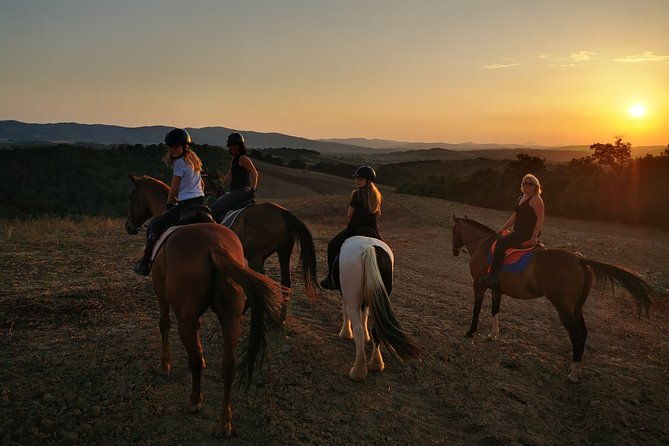 horsebackriding-explore-tuscan-nature