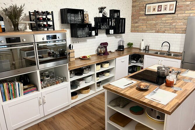 hungarian-premium-cooking-class-with-4-course-meal