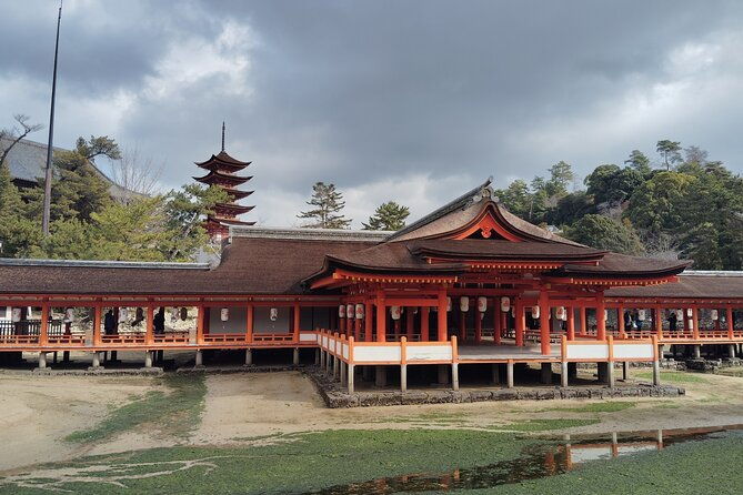 itsukushima-shrine-tour-with-local-guide