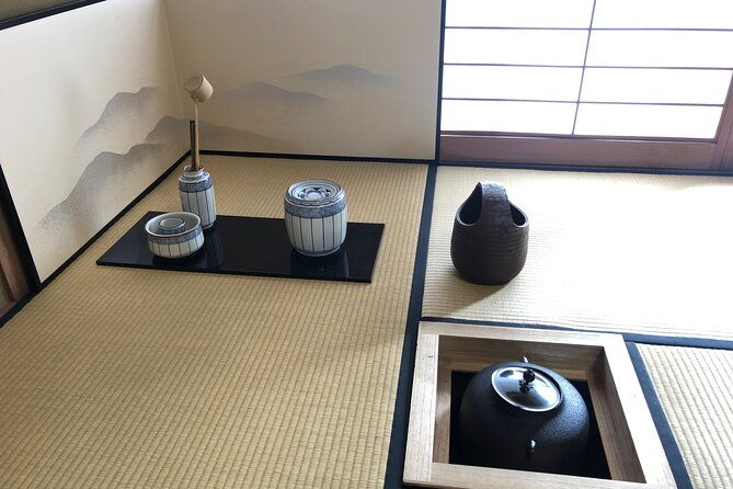 japanese-style-room-tea-ceremony-class-in-marugamemachi