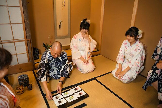 japanese-tea-ceremony-and-kimono-experience-in-tokyo-hanayaka