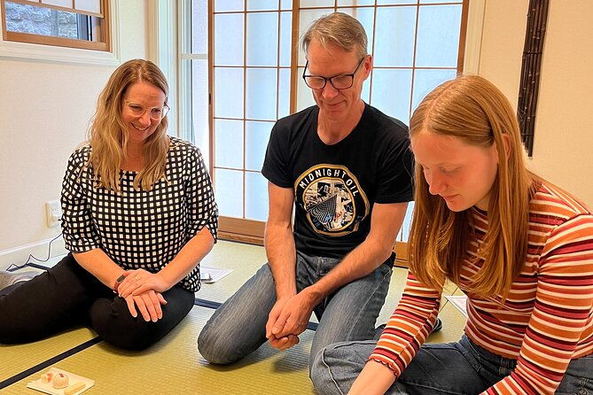 japanese-tea-ceremony-at-private-home-in-yokohama-suburban-tokyo
