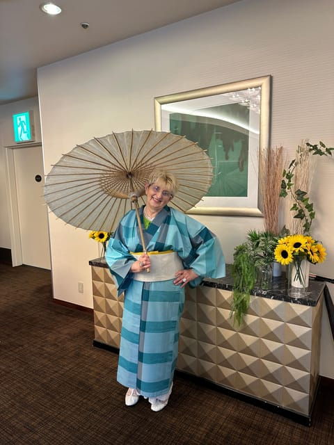 kagoshima-oshima-tsumugi-kimono-rental-with-dressing