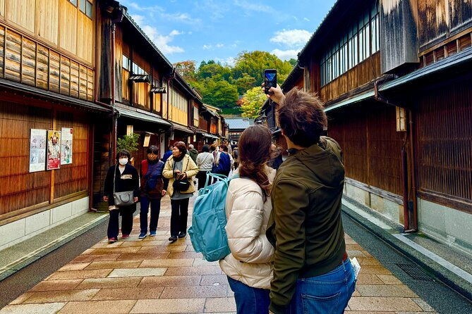 kanazawa-half-day-private-tour-castle-garden-geisha-district