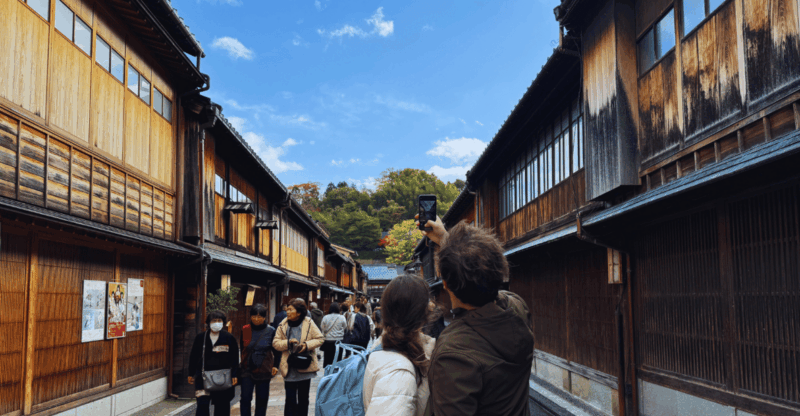 kanazawa-half-day-private-tour-garden-castle-geisha