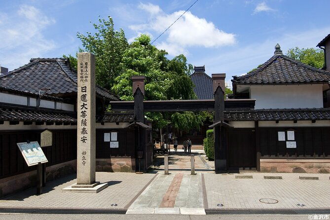 kanazawa-ninja-temple-half-day-tour-e-bike-tour