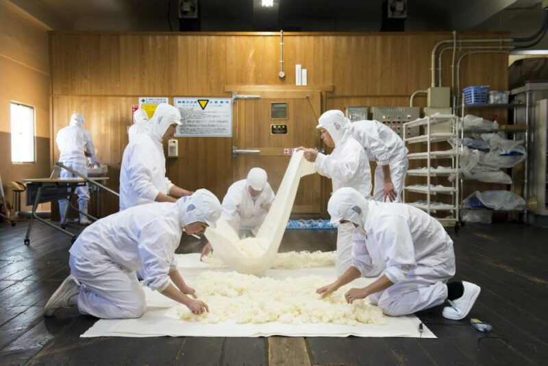kobe-nada-sake-brewery-district-private-walking-tour