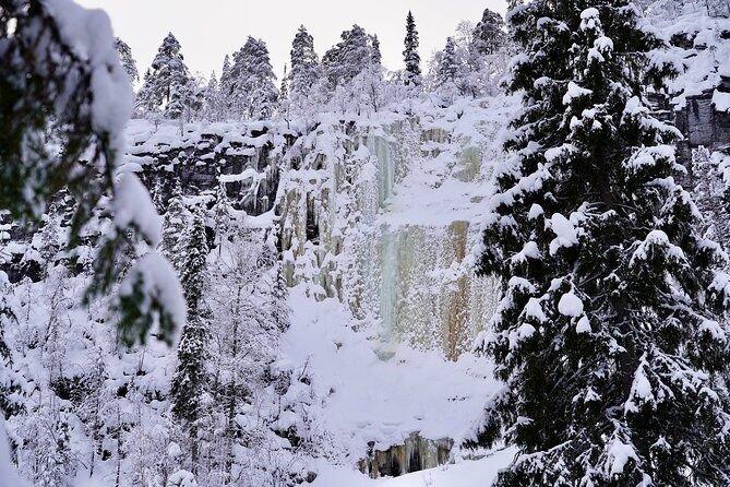 korouoma-frozen-waterfalls-hike