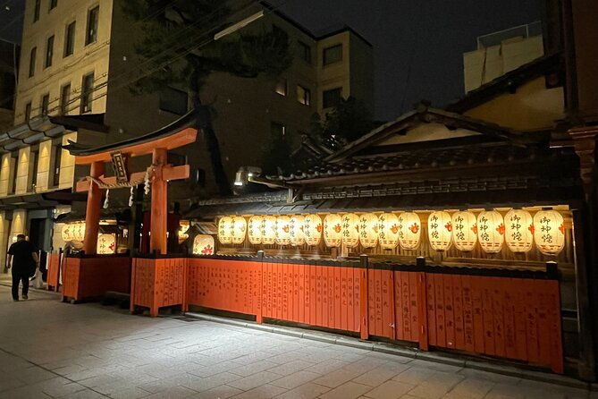 kyoto-geisha-district-walking-tour-in-gion