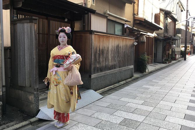 kyotos-old-town-of-gion