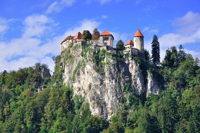 lake-bled-with-bled-castle-included