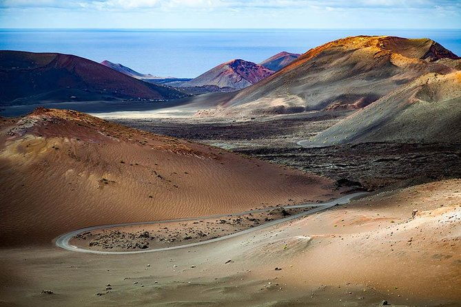 lanzarote-short-south-tour-with-timanfaya-volcano-entrance