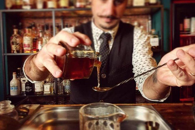 larnaca-shake-n-make-cypriot-flavours-cocktail-making-class-3hrs