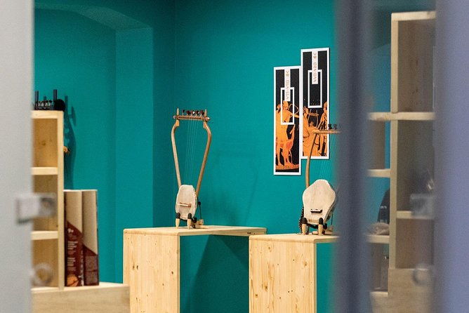 learn-an-ancient-music-instrument-the-lyre-of-apollo
