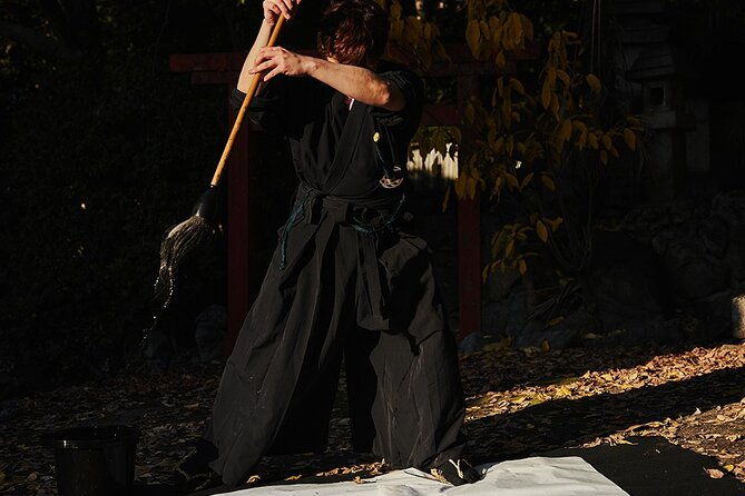 learning-bushido-zen-at-samurai-calligraphy-near-osaka-castle
