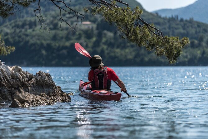 lefkada-kayak-explore-blue-cave-with-a-taste-of-greece