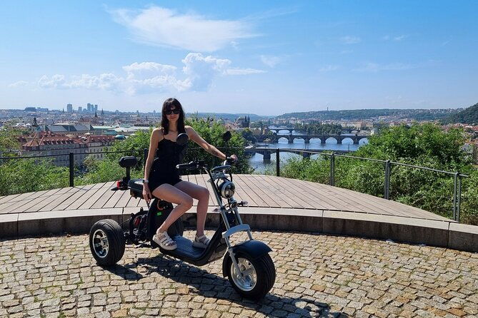 live-guided-%ef%b8%8ftrike-harley%ef%b8%8f-viewpoints-tour-of-prague