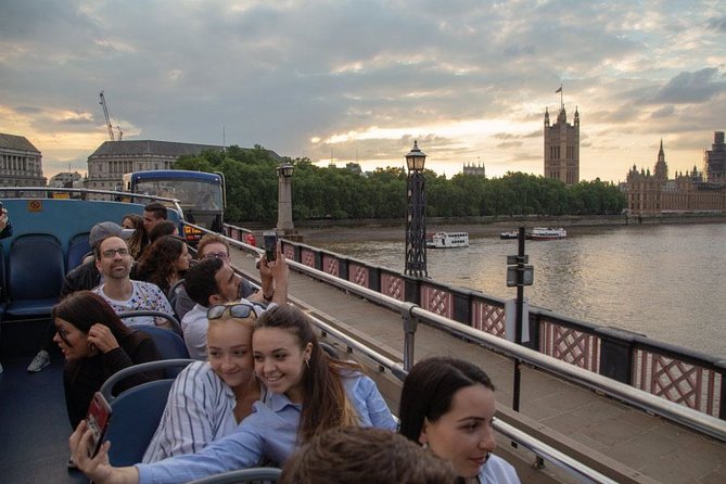 london-by-night-sightseeing-open-top-bus-tour-with-live-guide