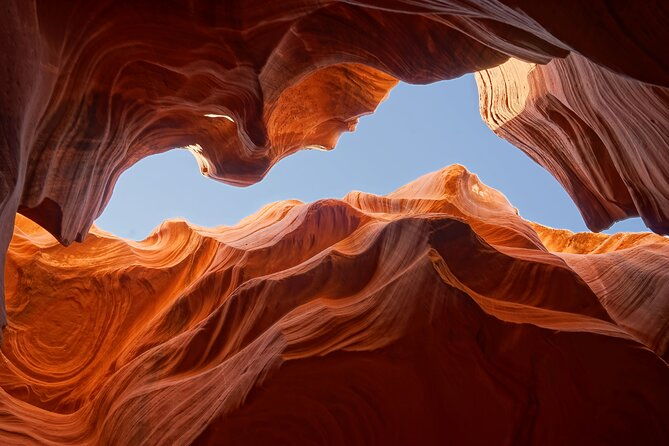 lower-antelope-canyon-hiking-tour