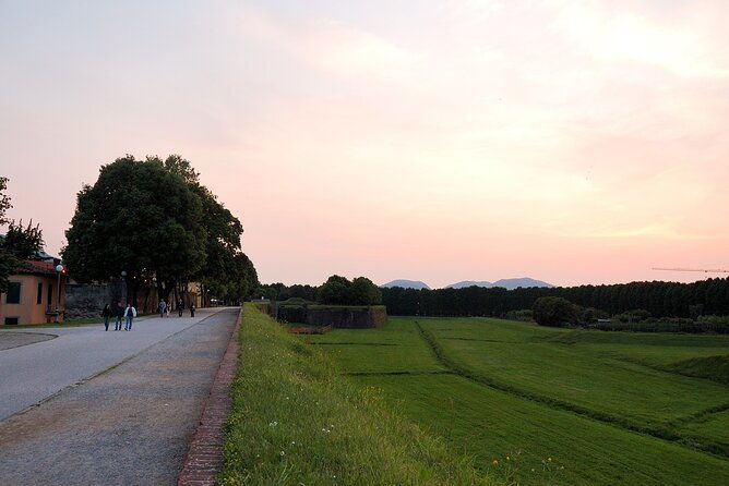lucca-self-guided-tour-by-bike-with-map