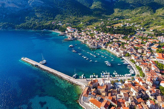 luxury-blue-cave-hvar-and-vis-boat-tour-from-split-and-brac