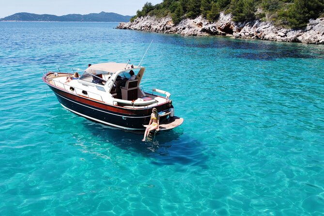 luxury-private-boat-tour-to-elaphiti-islands