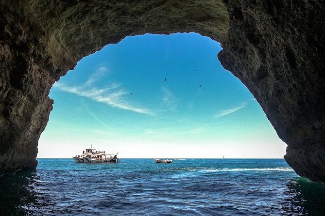 magical-benagil-cave-cruise