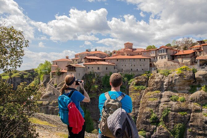 meteora-small-group-hiking-tour-with-transfer-and-monastery-visit