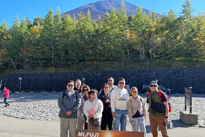 mt-fuji-plus-gotembatour-from-to-tokyoyokohama-2-12-guests