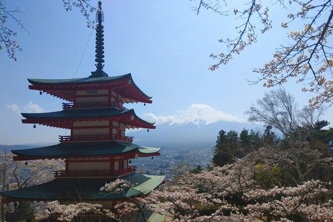mt-fuji-with-kawaguchiko-lake-day-tour